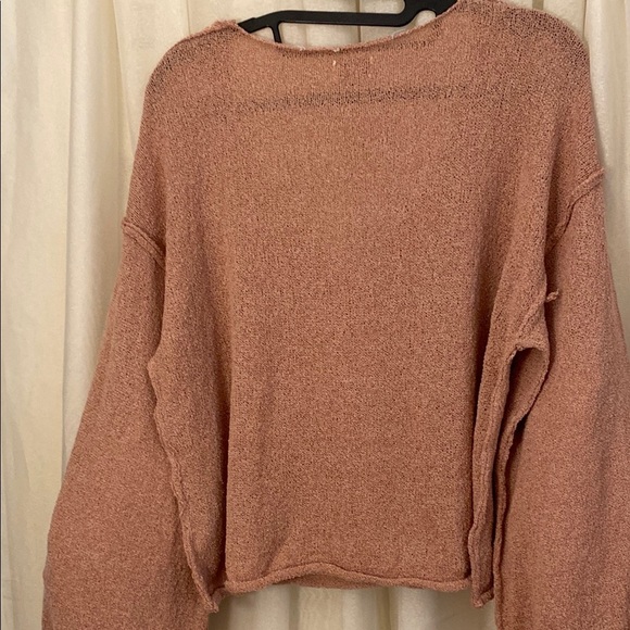 ‼️POL‼️Pink V-Neck Summer Sweater with exposed seams NWOT - Picture 4 of 5